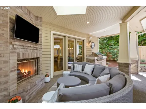 1093 Chandler Road Lake Oswego OR 97034