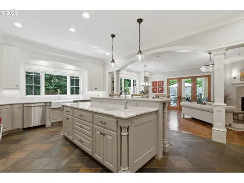 1093 Chandler Road Lake Oswego OR 97034