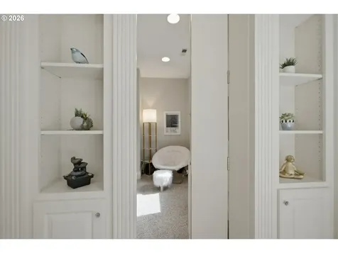 1093 Chandler Road Lake Oswego OR 97034