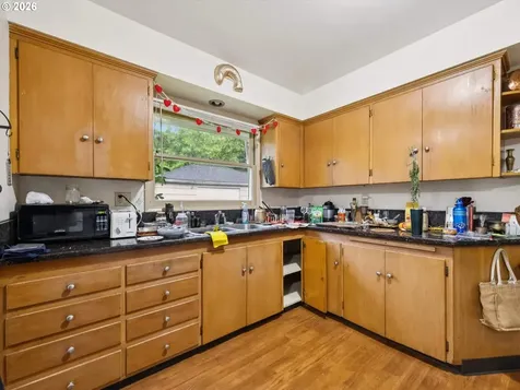 2251 SE 70th Avenue Portland OR 97215