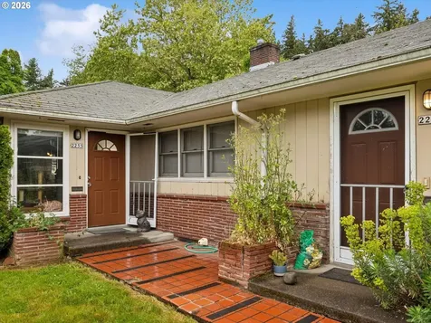 2251 SE 70th Avenue Portland OR 97215