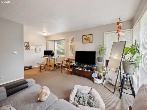 2251 SE 70th Avenue Portland OR 97215