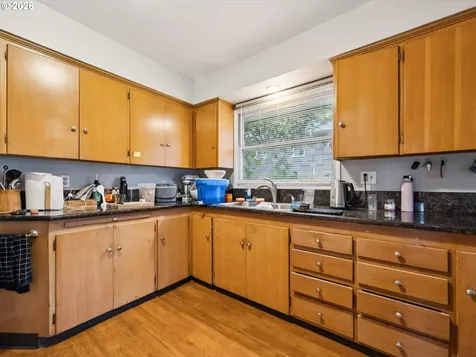 2251 SE 70th Avenue Portland OR 97215