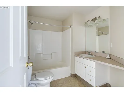 2101 NE 137th Court Vancouver WA 98684