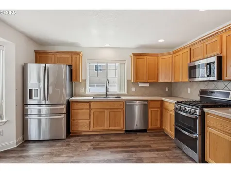 802 N 28th Avenue Cornelius OR 97113