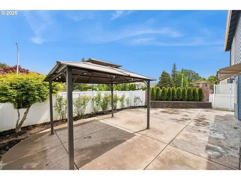802 N 28th Avenue Cornelius OR 97113