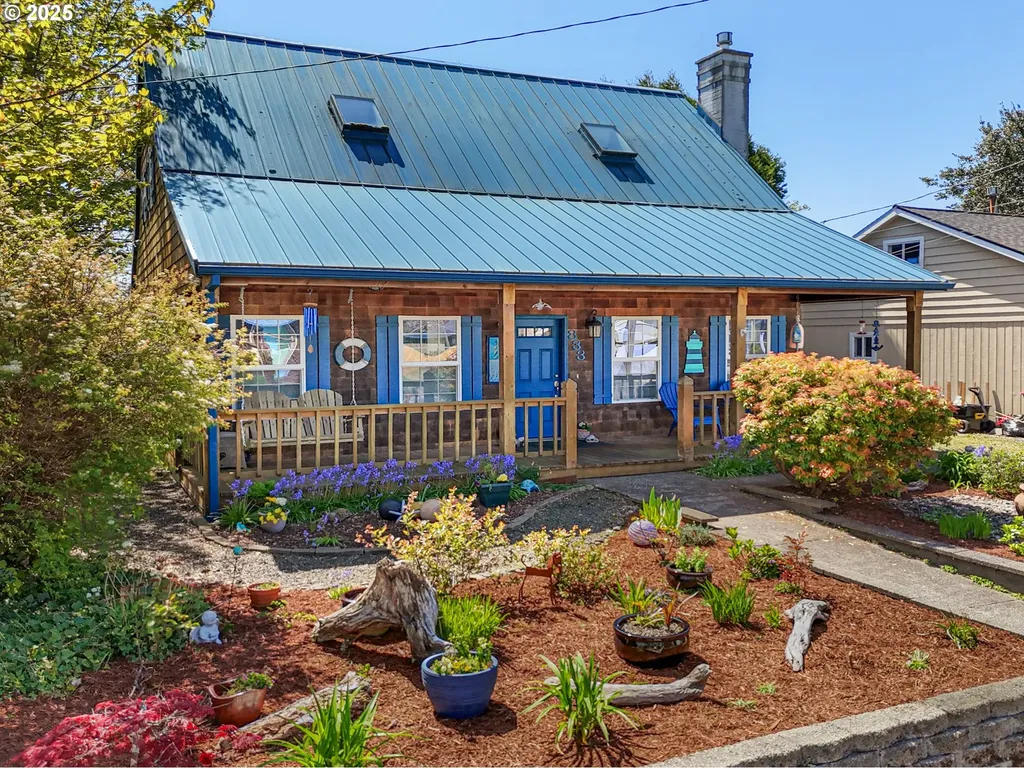 833 10th Avenue Seaside OR 97138