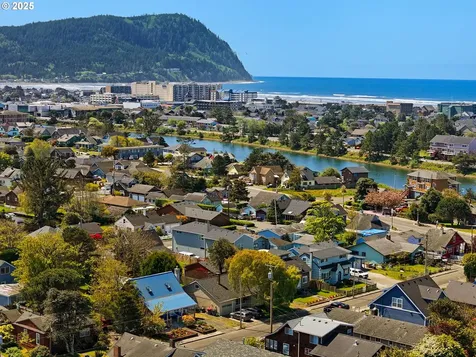 833 10th Avenue Seaside OR 97138