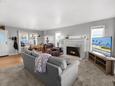 833 10th Avenue Seaside OR 97138