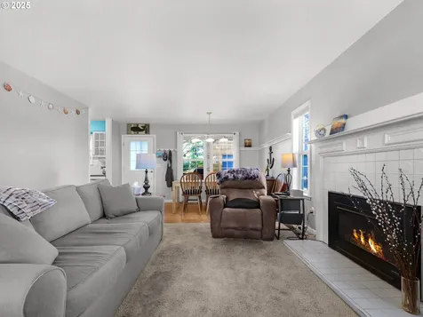 833 10th Avenue Seaside OR 97138