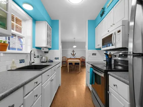 833 10th Avenue Seaside OR 97138