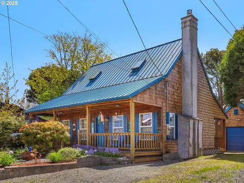 833 10th Avenue Seaside OR 97138