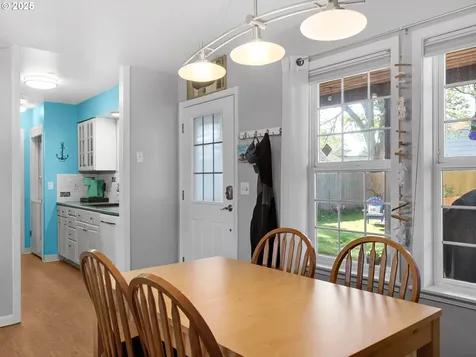 833 10th Avenue Seaside OR 97138