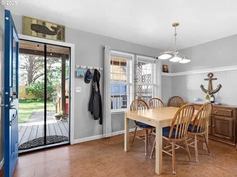 833 10th Avenue Seaside OR 97138