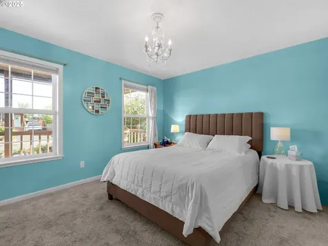 833 10th Avenue Seaside OR 97138