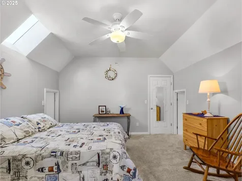 833 10th Avenue Seaside OR 97138