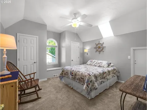 833 10th Avenue Seaside OR 97138