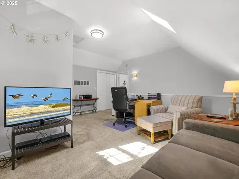 833 10th Avenue Seaside OR 97138