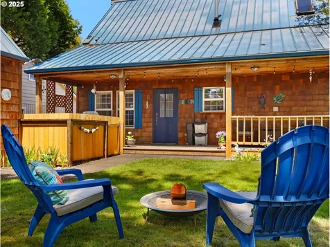833 10th Avenue Seaside OR 97138