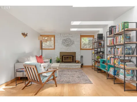 3873 Vine Maple Street Eugene OR 97405