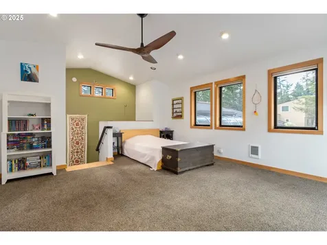 3873 Vine Maple Street Eugene OR 97405
