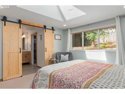 3873 Vine Maple Street Eugene OR 97405