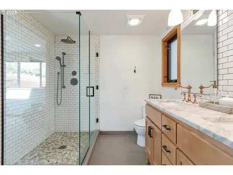 3873 Vine Maple Street Eugene OR 97405