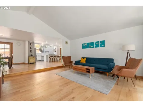 3873 Vine Maple Street Eugene OR 97405