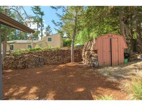 3873 Vine Maple Street Eugene OR 97405