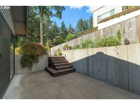 3873 Vine Maple Street Eugene OR 97405
