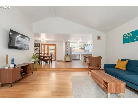 3873 Vine Maple Street Eugene OR 97405