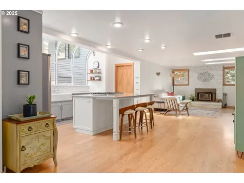 3873 Vine Maple Street Eugene OR 97405