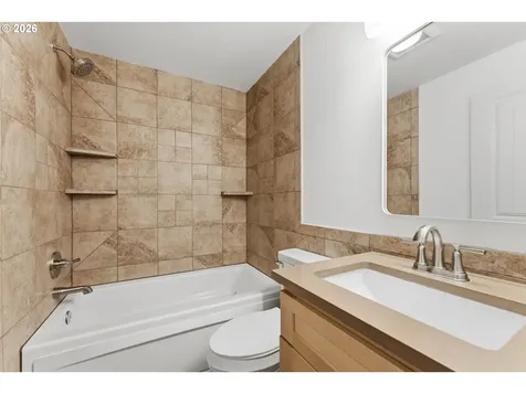 5004 NE 22nd Avenue Vancouver WA 98663