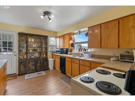 1520 Main Street Forest Grove OR 97116