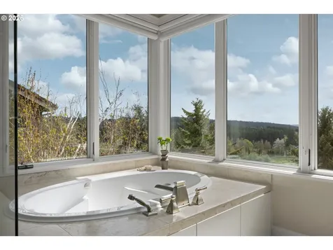 18284 Meadowlark Lane Lake Oswego OR 97034