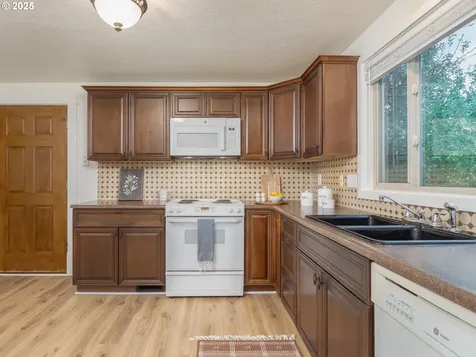 17055 SW Florence Street Beaverton OR 97078