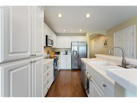 6327 NE Chestnut Street Hillsboro OR 97124