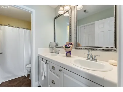 6327 NE Chestnut Street Hillsboro OR 97124