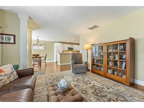 6327 NE Chestnut Street Hillsboro OR 97124