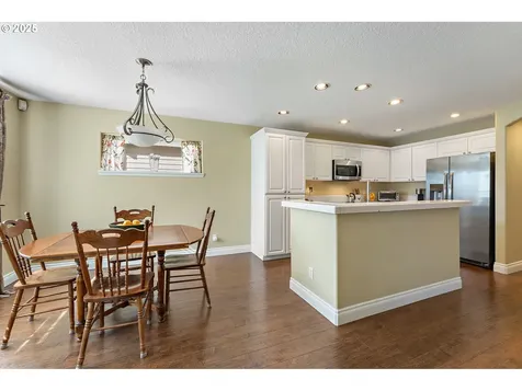6327 NE Chestnut Street Hillsboro OR 97124