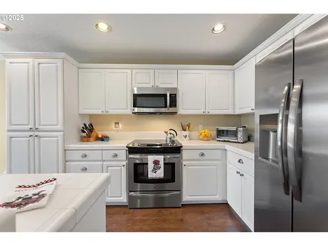 6327 NE Chestnut Street Hillsboro OR 97124