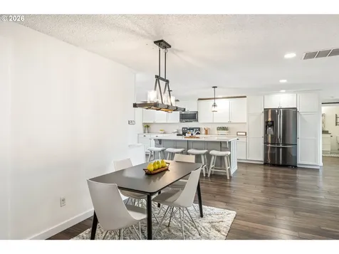 1081 SE Fir Grove Loop Hillsboro OR 97123