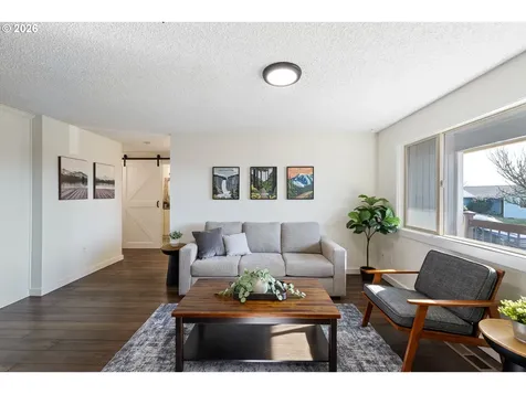 1081 SE Fir Grove Loop Hillsboro OR 97123