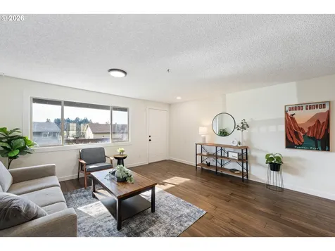 1081 SE Fir Grove Loop Hillsboro OR 97123