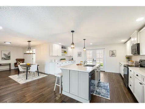 1081 SE Fir Grove Loop Hillsboro OR 97123