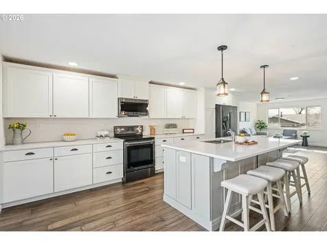 1081 SE Fir Grove Loop Hillsboro OR 97123