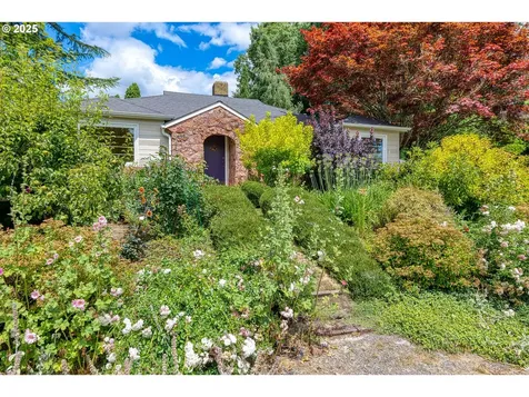 8285 SW Parrway Drive Portland OR 97225