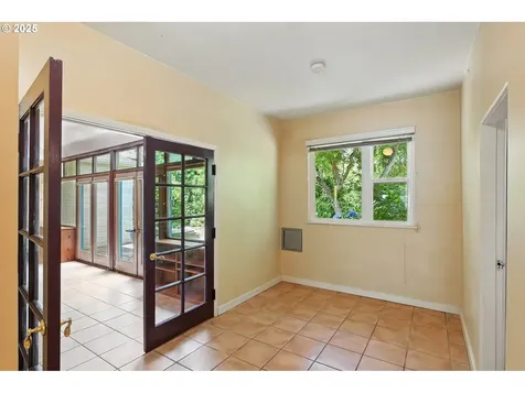 8285 SW Parrway Drive Portland OR 97225