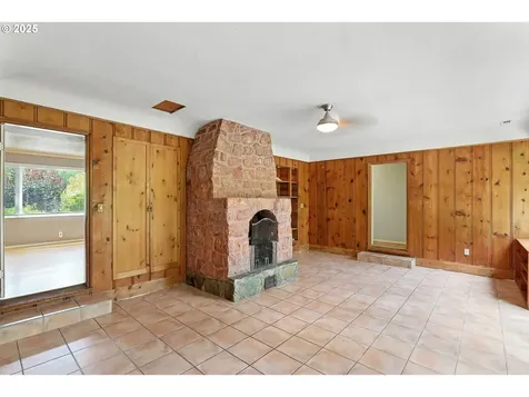 8285 SW Parrway Drive Portland OR 97225