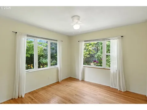 8285 SW Parrway Drive Portland OR 97225